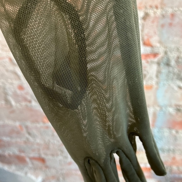 Norma Kamali Low Back Slip Fishtail Gown in Celadon SIZE MEDIUM/38/GLOVES XS/SM - Picture 12 of 12